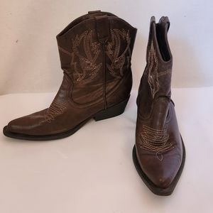 So Brand Solyla Brown Pointed Toe Boots womens size 6.5
